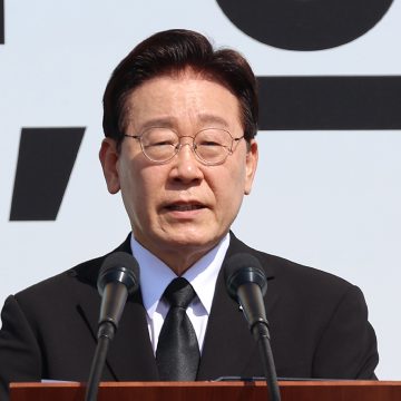 On the 12th anniversary of the Sewol ferry disaster, Lee said, “We will create a country that protects its people.” Nodo: “We will create a safe society” [Today Yeouido Sketch]