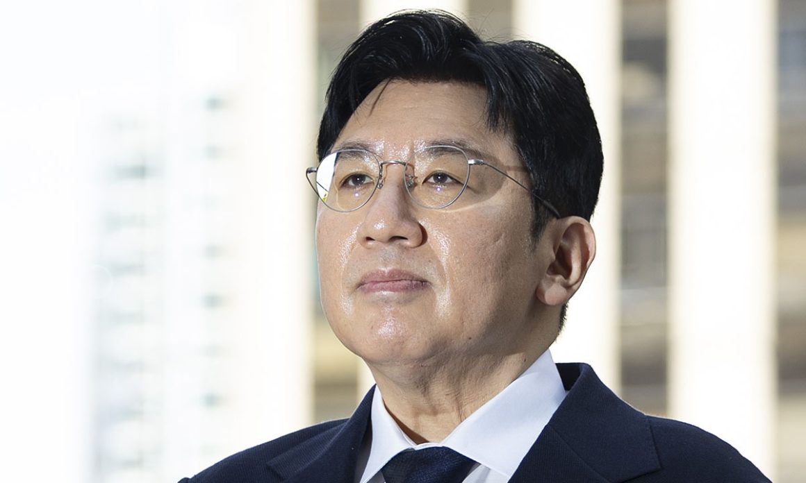 [Breaking News] Police apply for arrest warrant for Bang Si-hyuk, “We will take strict action against capital market disruption”