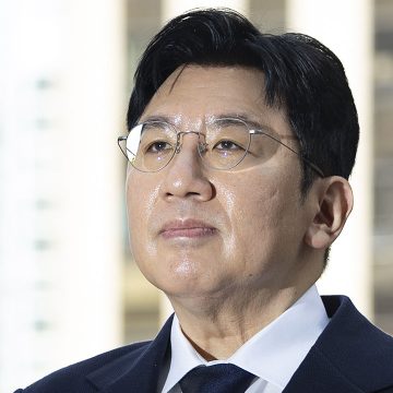 [Breaking News] Police apply for arrest warrant for Bang Si-hyuk, “We will take strict action against capital market disruption”