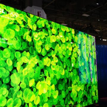 why-tvs-look-bright-and-vibrant-in-stores-but-dull-in-your-living-room.jpg Why TVs look bright and vibrant in stores, but dull in your living room