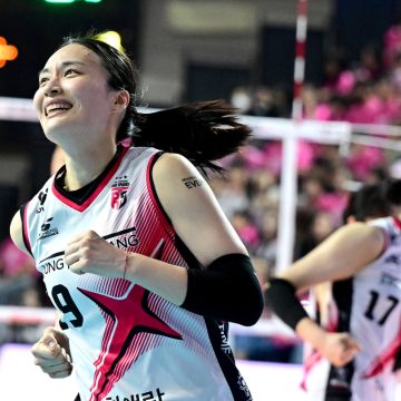 Pyo Seung-ju, who made a comeback after a one-year hiatus, “Last year around this time, I spent every day crying, but I’m happy to be able to return to the court.” [Nam Jeong-hoon’s Over the Net]