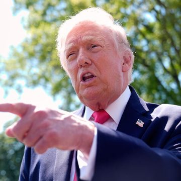 Trump orders attack on Hormuz minelayer… “Fire on any ship, no matter how small.”