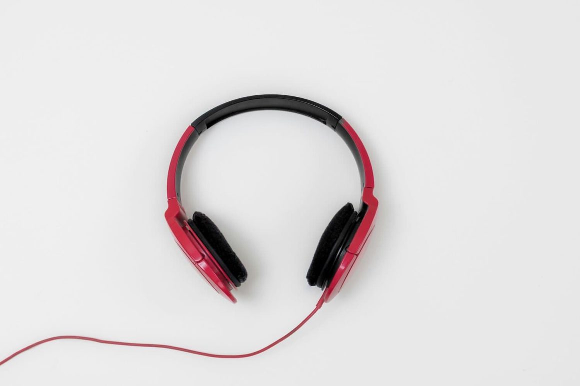 Os auscultadores com fios estão de volta: sabes porquê?