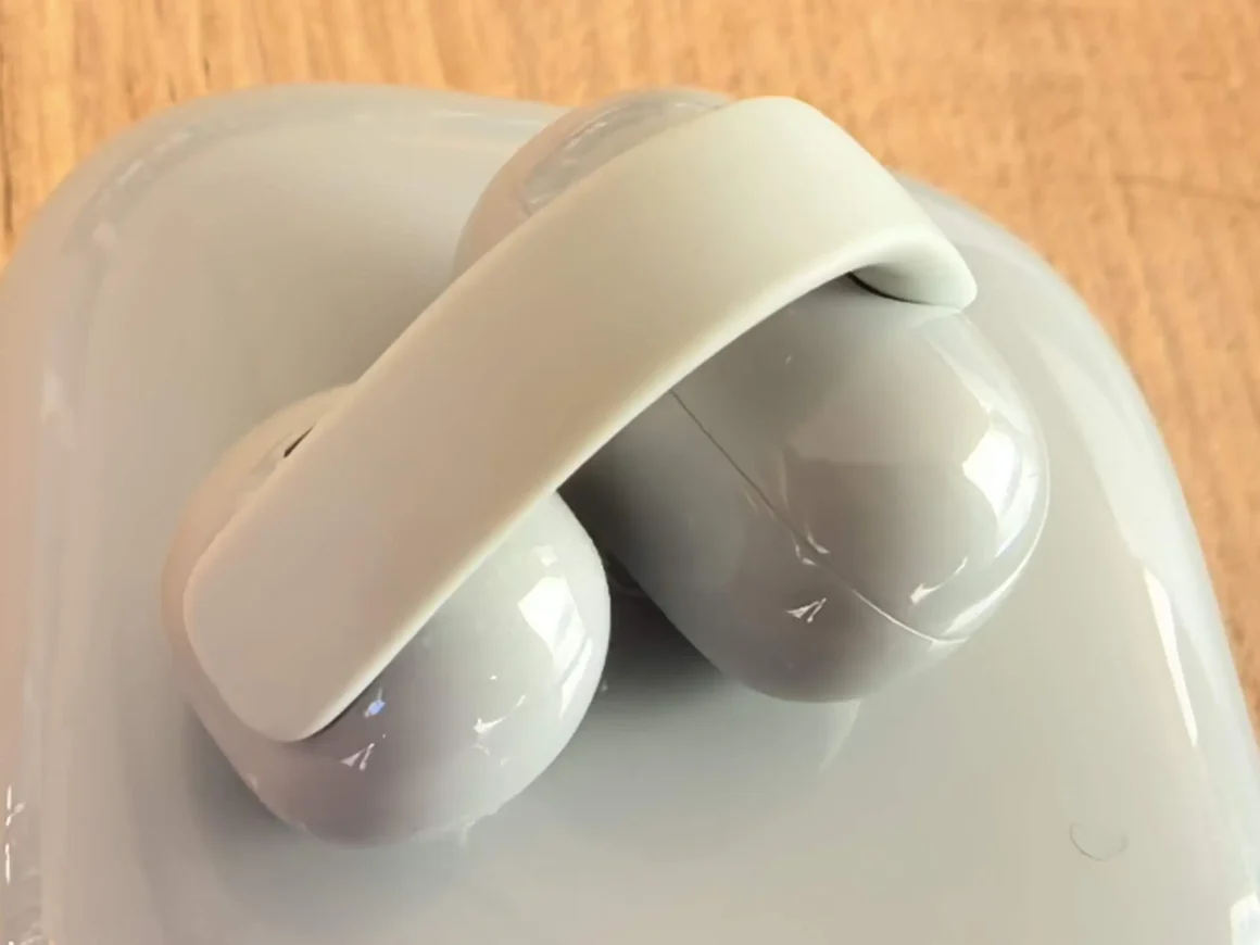 Análise Sony LinkBuds Clip: bons e cómodos, mas o preço pede desconto