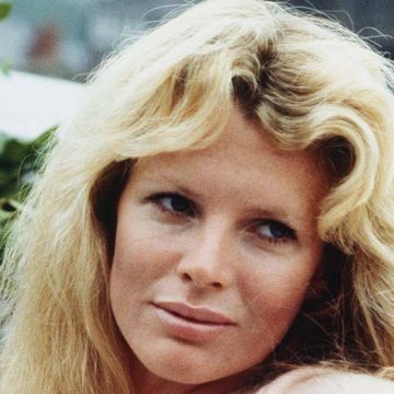 Former Bond girl, 72, looks so different in unearthed photos