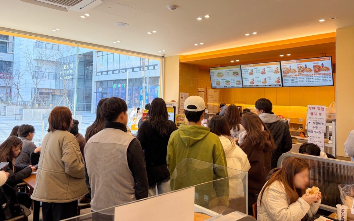 when-subsidies-were-released-neighborhood-franchises-moved-first-all-out-effort-from-69f5bb91dcc12.jpg When subsidies were released, ‘neighborhood franchises’ moved first… All-out effort from burgers to chicken to convenience stores