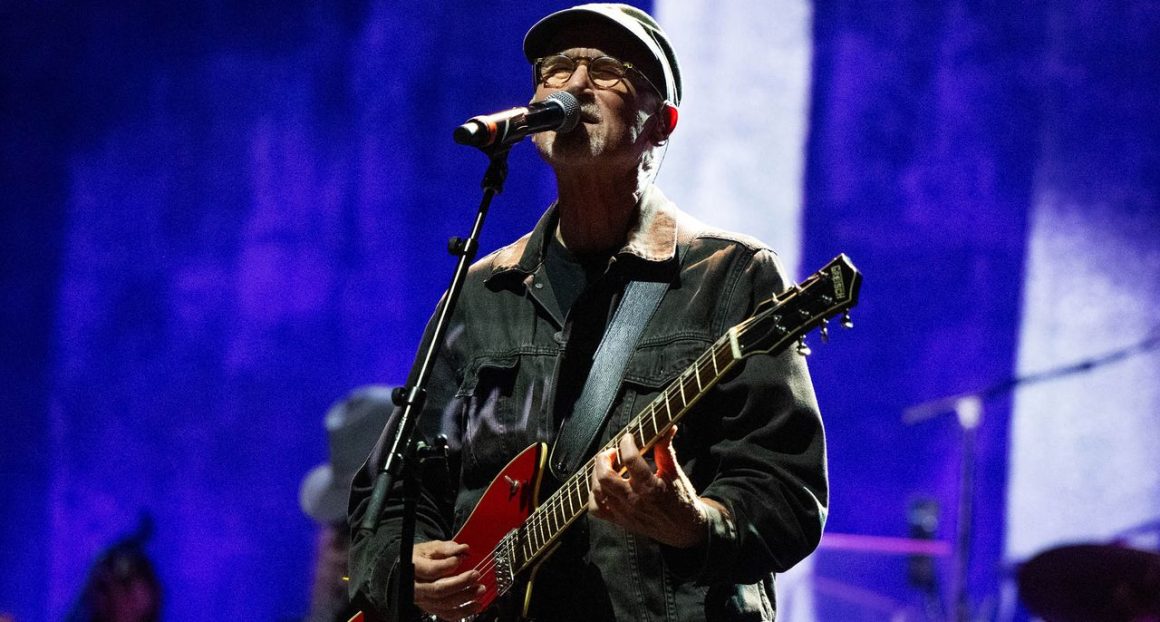 i-always-wanted-to-have-hit-singles-i-thought-the-hit-single-was-the-highest-manifest69f864b66bb4d.jpg “I always wanted to have hit singles. I thought the hit single was the highest manifestation of rock as an art form”: Marshall Crenshaw on his Karen Carpenter tribute, why collecting is “infantile” and how he was made in Detroit