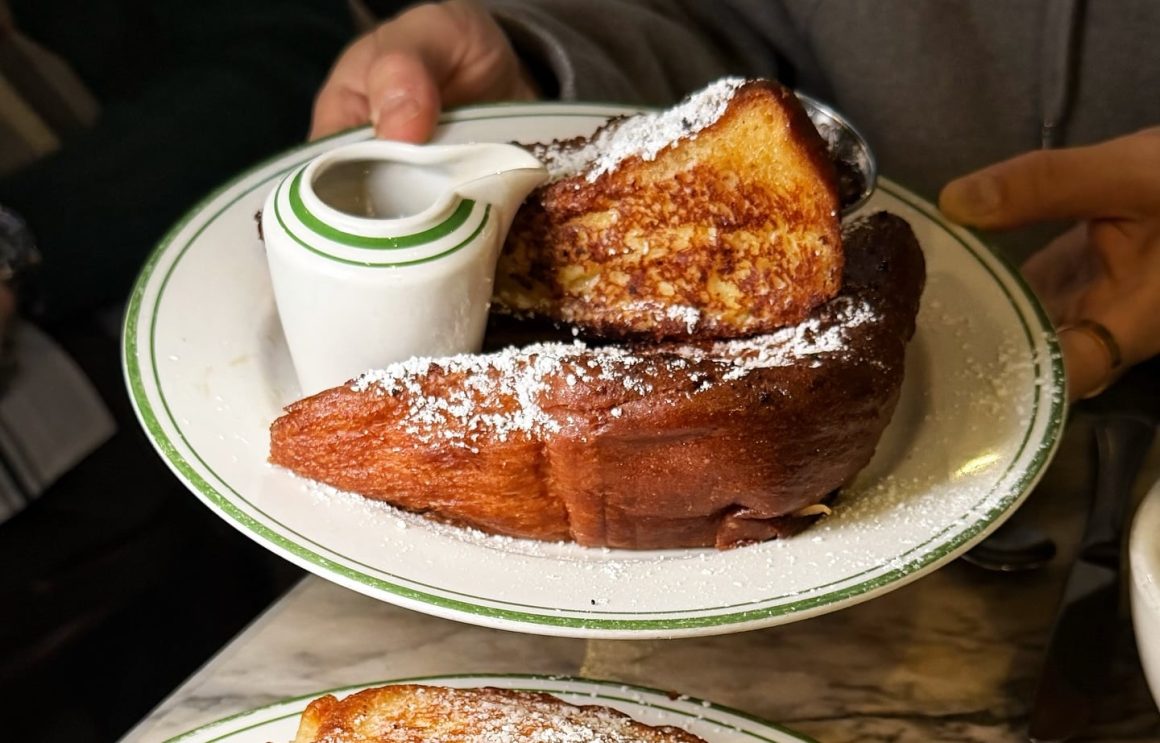 francuski-tost-punjen-jagodama-i-krem-sirom-je-nas-omiljen-dorucak-donosimo-recept.jpg Francuski tost punjen jagodama i krem sirom je naš omiljen doručak, donosimo recept