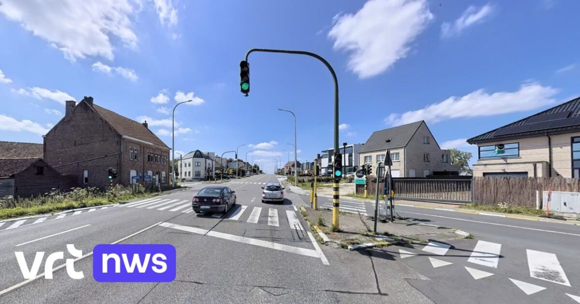 Nieuwe inrichting van druk kruispunt in Roosdaal moet fietsers en voetgangers beter beschermen 