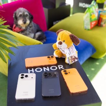 Telefonul, aliat și stres zilnic: studiul HONOR arată cât de des pierd românii momente importante din cauza tehnologiei