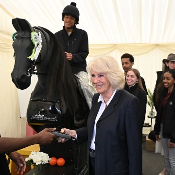 konigin-camilla-trifft-auf-ihren-ex-mann-bei-pferdeturnier.jpg Königin Camilla trifft auf ihren Ex-Mann bei Pferdeturnier