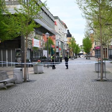 Lilla Torg was cordoned off – objects had to be examined
