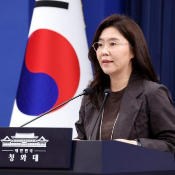 [Breaking News] Blue House: “The government’s official position is to review response plans including emergency mediation to Samsung Electronics union strike”