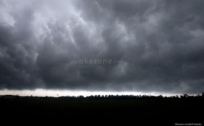 indonesia-and-4-countries-monitor-monsoon-storms-in-the-bay-of-bengal-bmkg-reveals-da6a096d19a40f5.jpg Indonesia and 4 Countries Monitor Monsoon Storms in the Bay of Bengal, BMKG Reveals Dangerous Impacts!