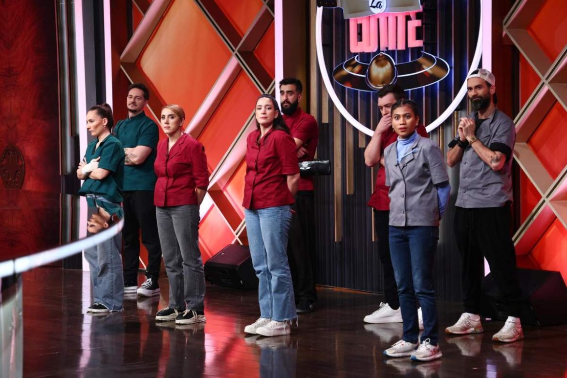 a-plecat-acasa-cu-11-puncte-eliminare-neasteptata-la-chefi-la-cutite-inainte-de-semifinala.jpg A plecat acasă cu 11 puncte. Eliminare neașteptată la Chefi la cuțite, înainte de semifinală