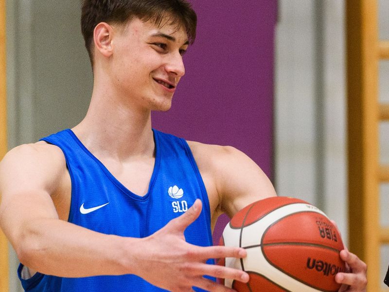 po-vrtoglavi-sezoni-prihaja-poletje-v-stozicah-ki-se-ga-je-najbolj-veselil.jpeg Po vrtoglavi sezoni prihaja poletje v Stožicah, ki se ga je najbolj veselil