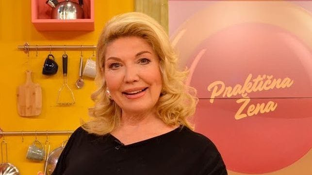 mekan-socan-kolac-sa-kajsijama-po-receptu-suzane-mancic.jpg Mekan, sočan kolač sa kajsijama po receptu Suzane Mančić
