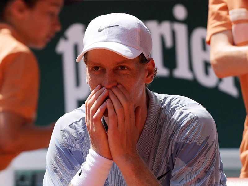 pravi-sok-v-parizu-jannik-sinner-je-po-neverjetnem-preobratu-izpadel.jpeg Pravi šok v Parizu: Jannik Sinner je po neverjetnem preobratu izpadel