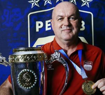 2 Top Super League Coaches Who Decided to Resign After the 2025-2026 Season, Number 1 Leaves Persib Bandung
